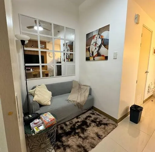 Pinas Cozy Escape Apartment *