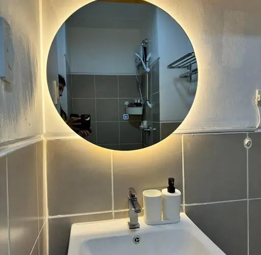 Pinas Cozy Escape Apartment *
